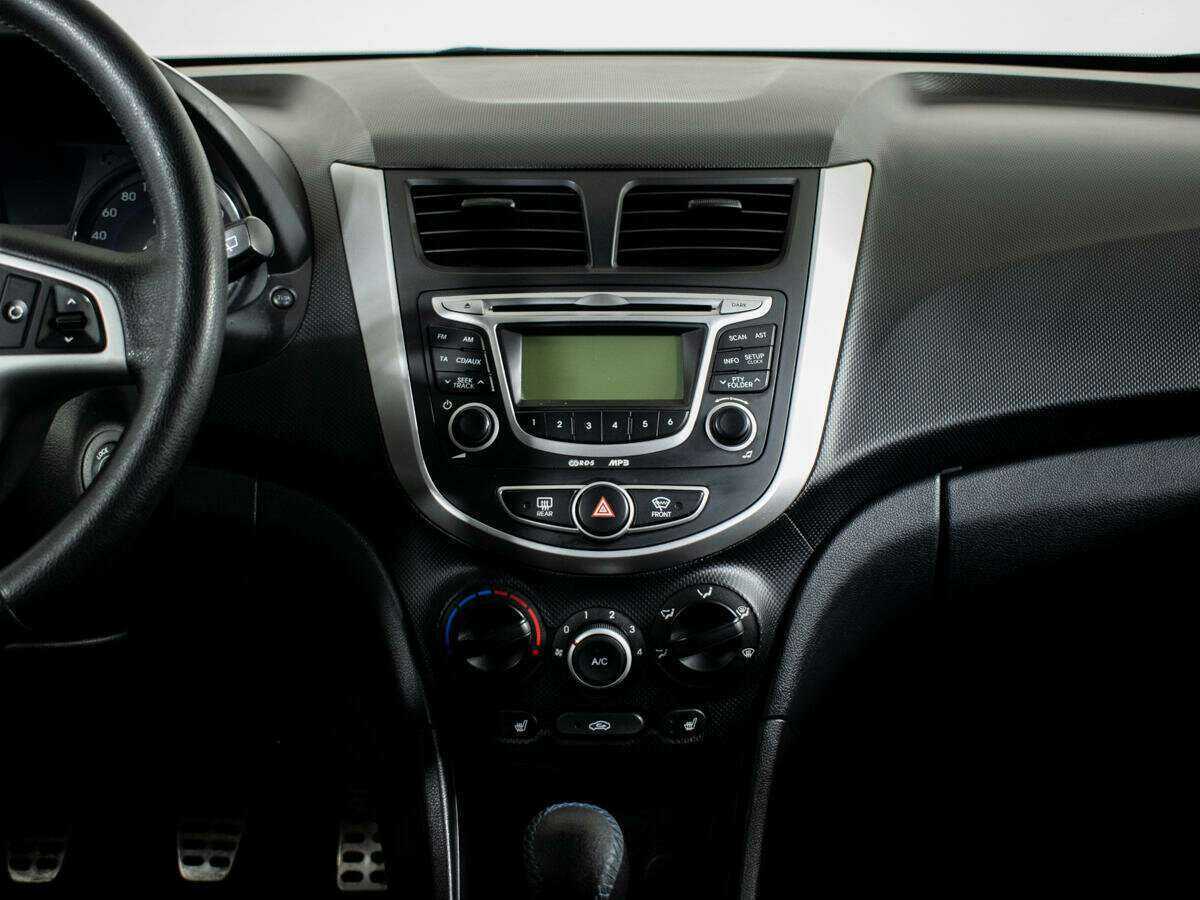 Hyundai Solaris б/у, 2012, Механическая. Фото: #8