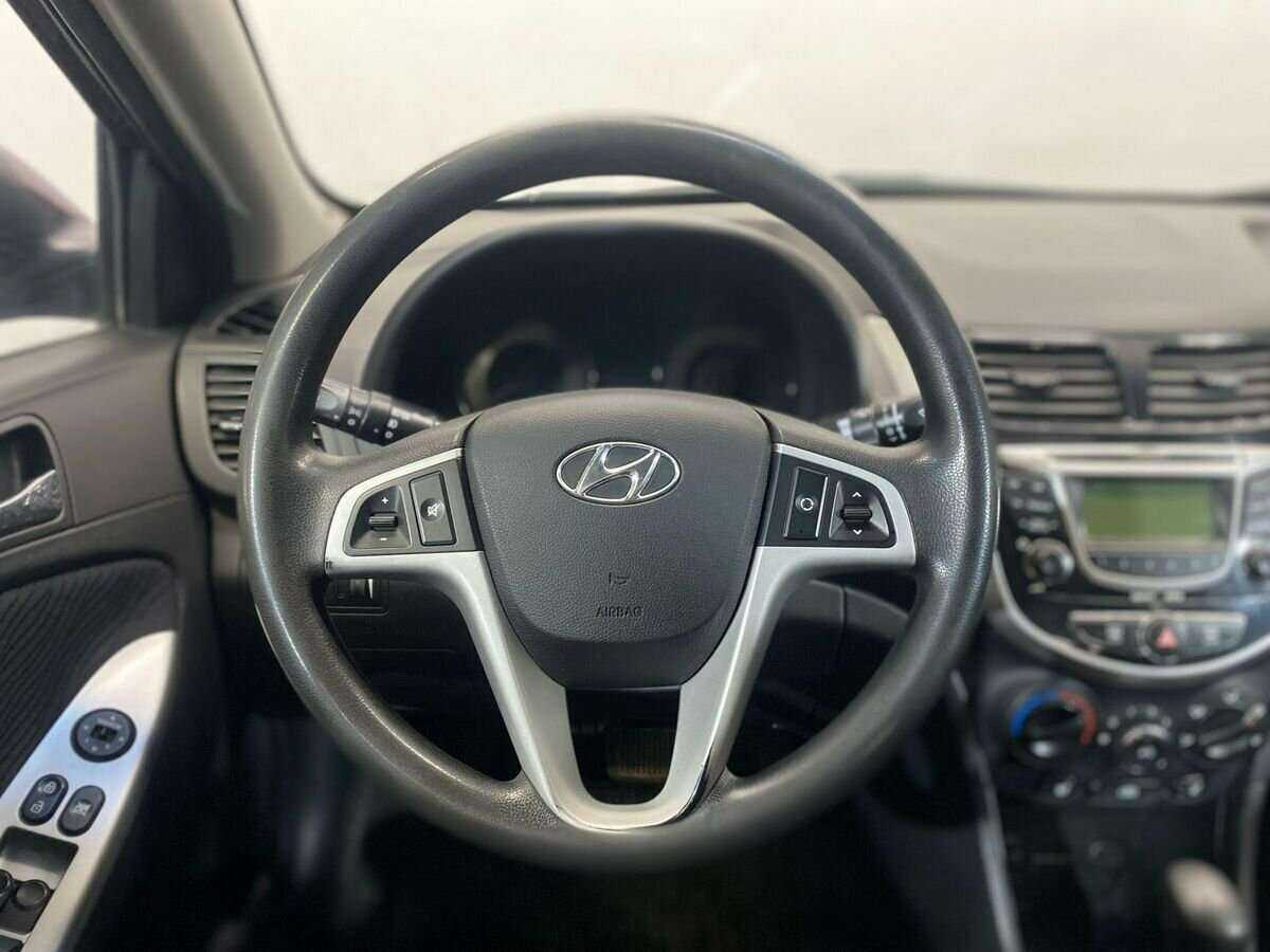 Hyundai Solaris б/у, 2012, Автоматическая. Фото: #11