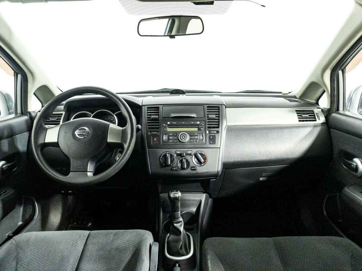 Nissan Tiida б/у, 2013, Механическая. Фото: #12