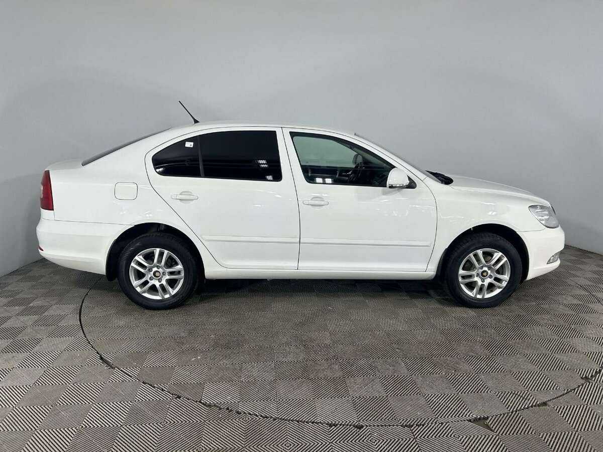 Skoda Octavia б/у, 2012, Механическая. Фото: #3