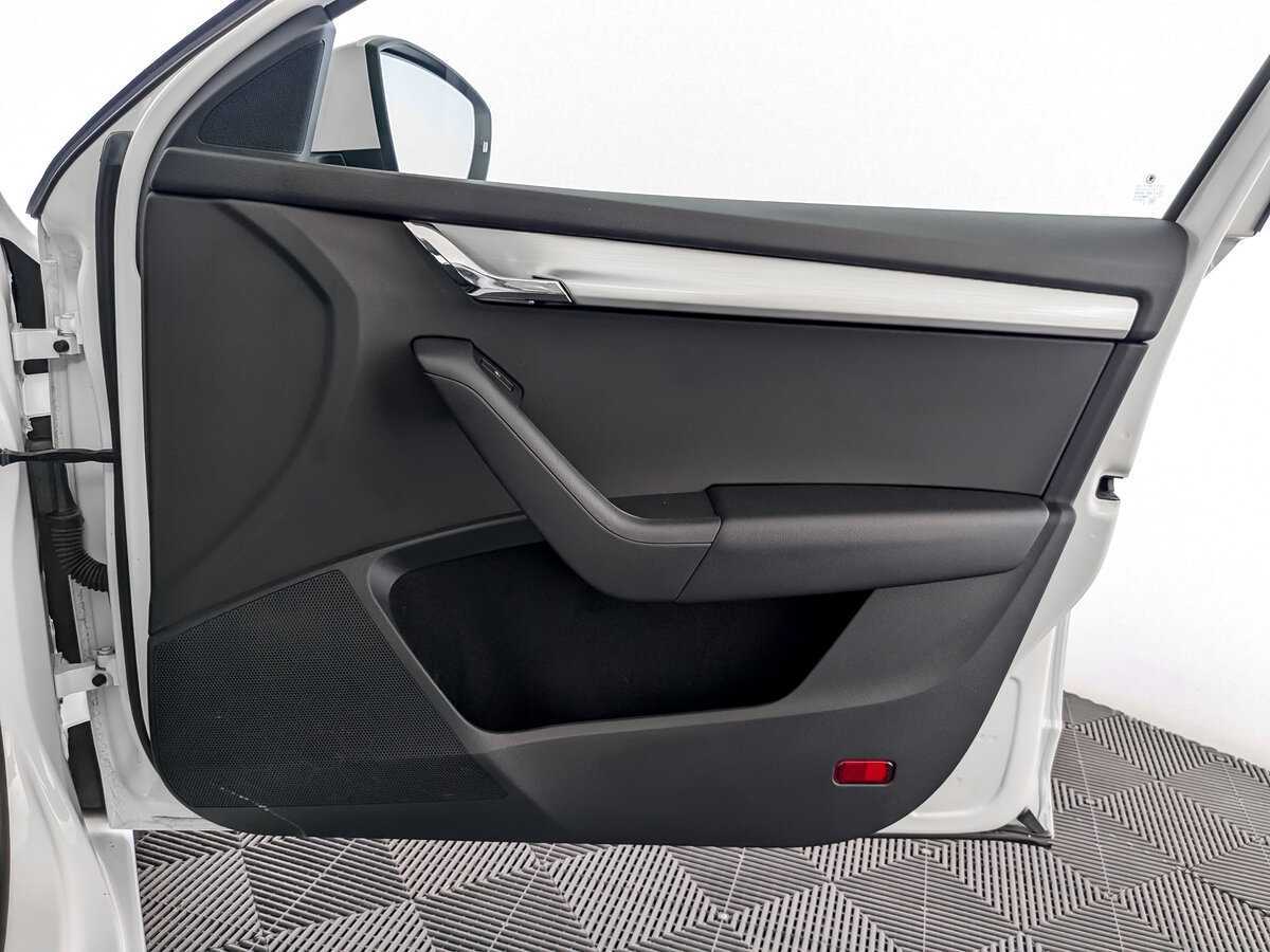 Skoda Octavia б/у, 2019, Механическая. Фото: #19