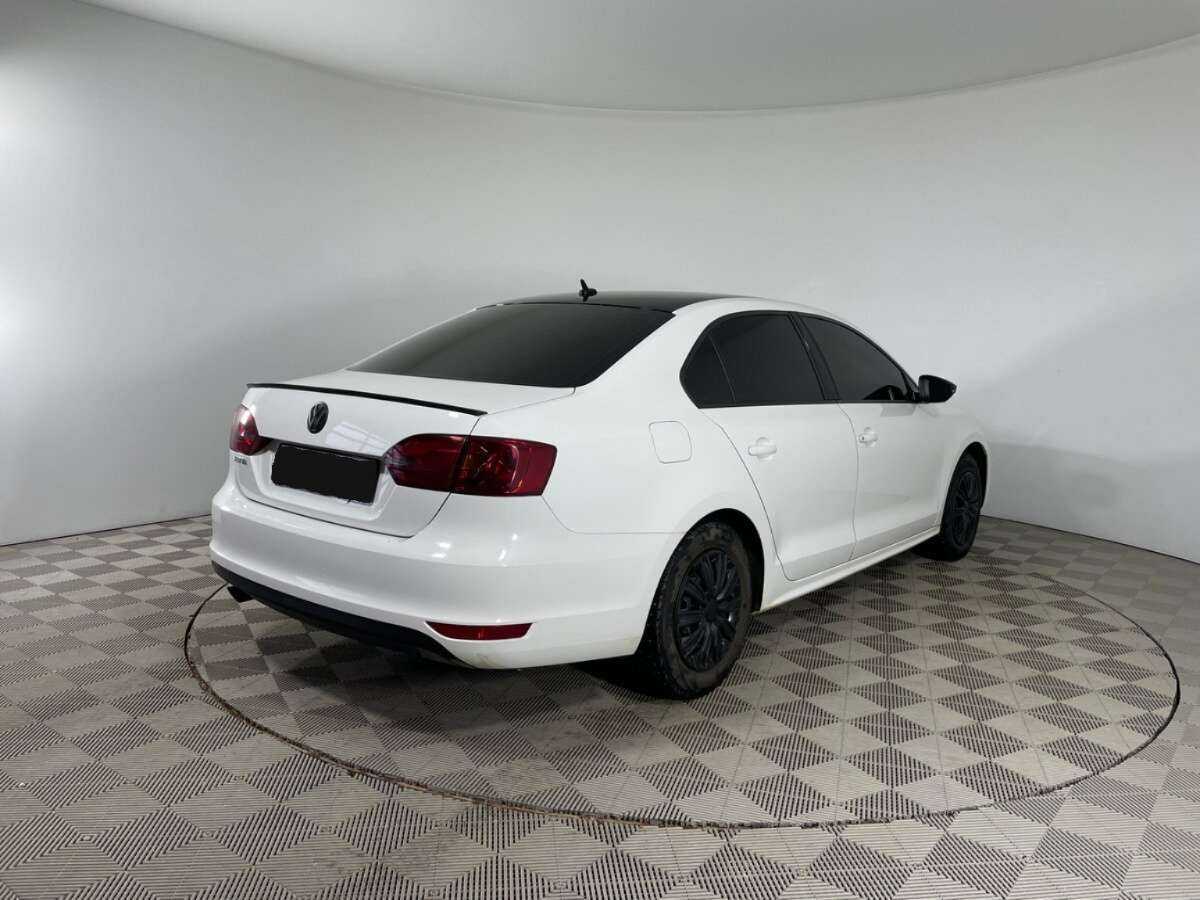 Volkswagen Jetta б/у, 2014, Механическая. Фото: #3