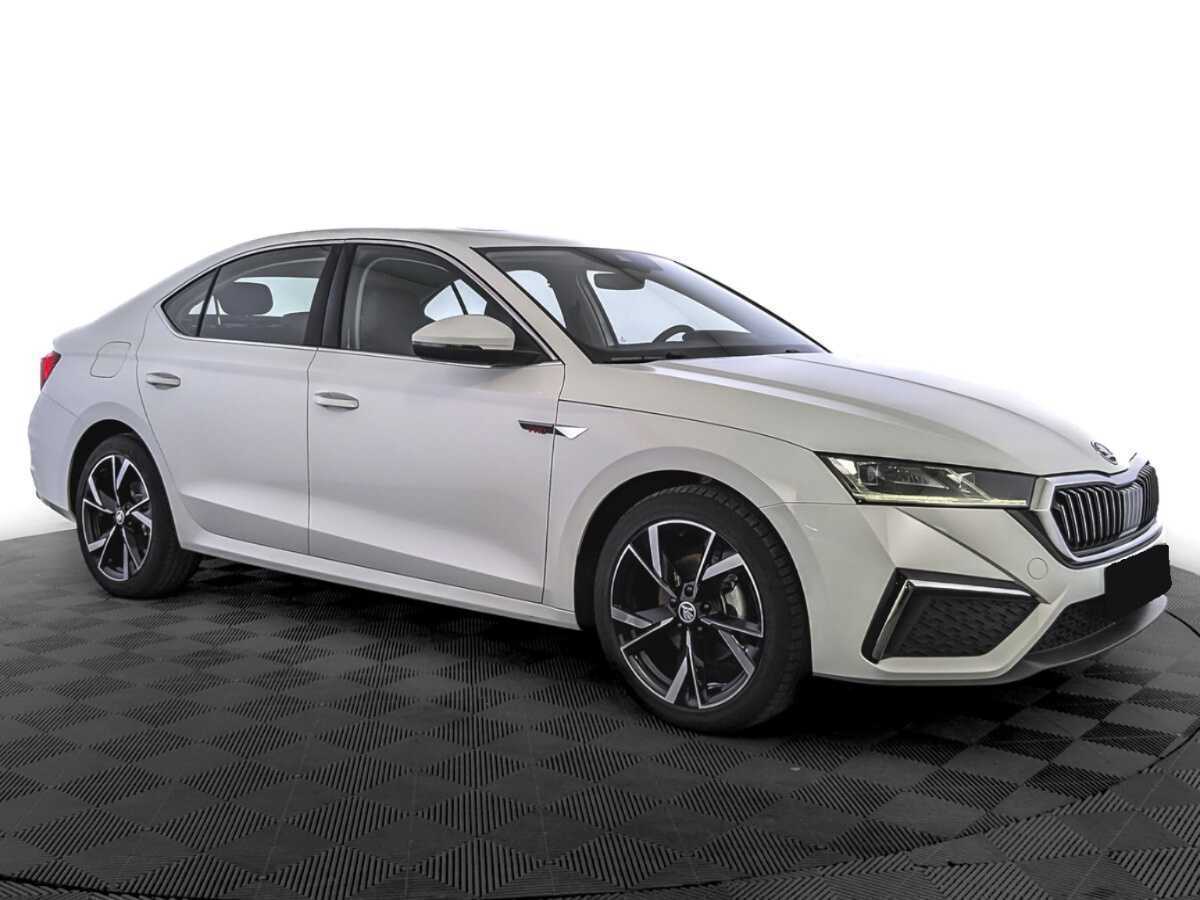 Skoda Octavia б/у, 2023, Роботизированная. Фото: #2