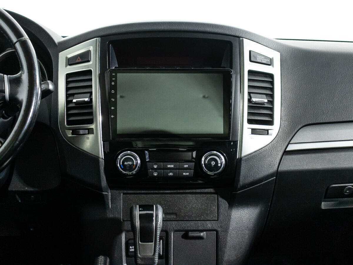 Mitsubishi Pajero б/у, 2015, Автоматическая. Фото: #13