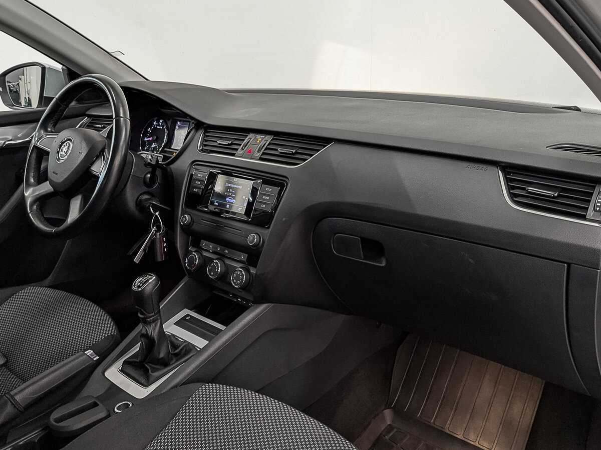 Skoda Octavia б/у, 2016, Механическая. Фото: #12