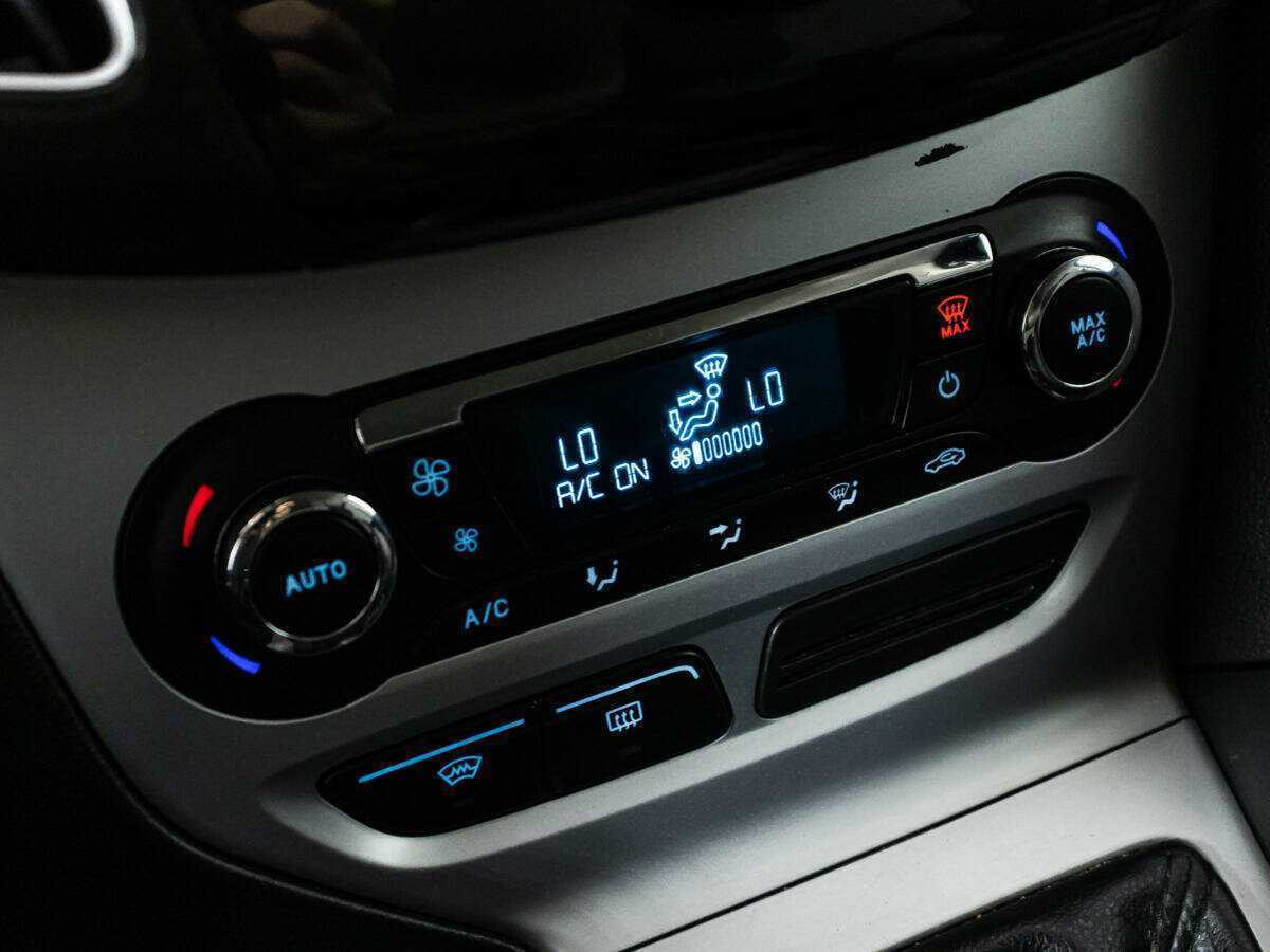 Ford Focus б/у, 2013, Механическая. Фото: #12