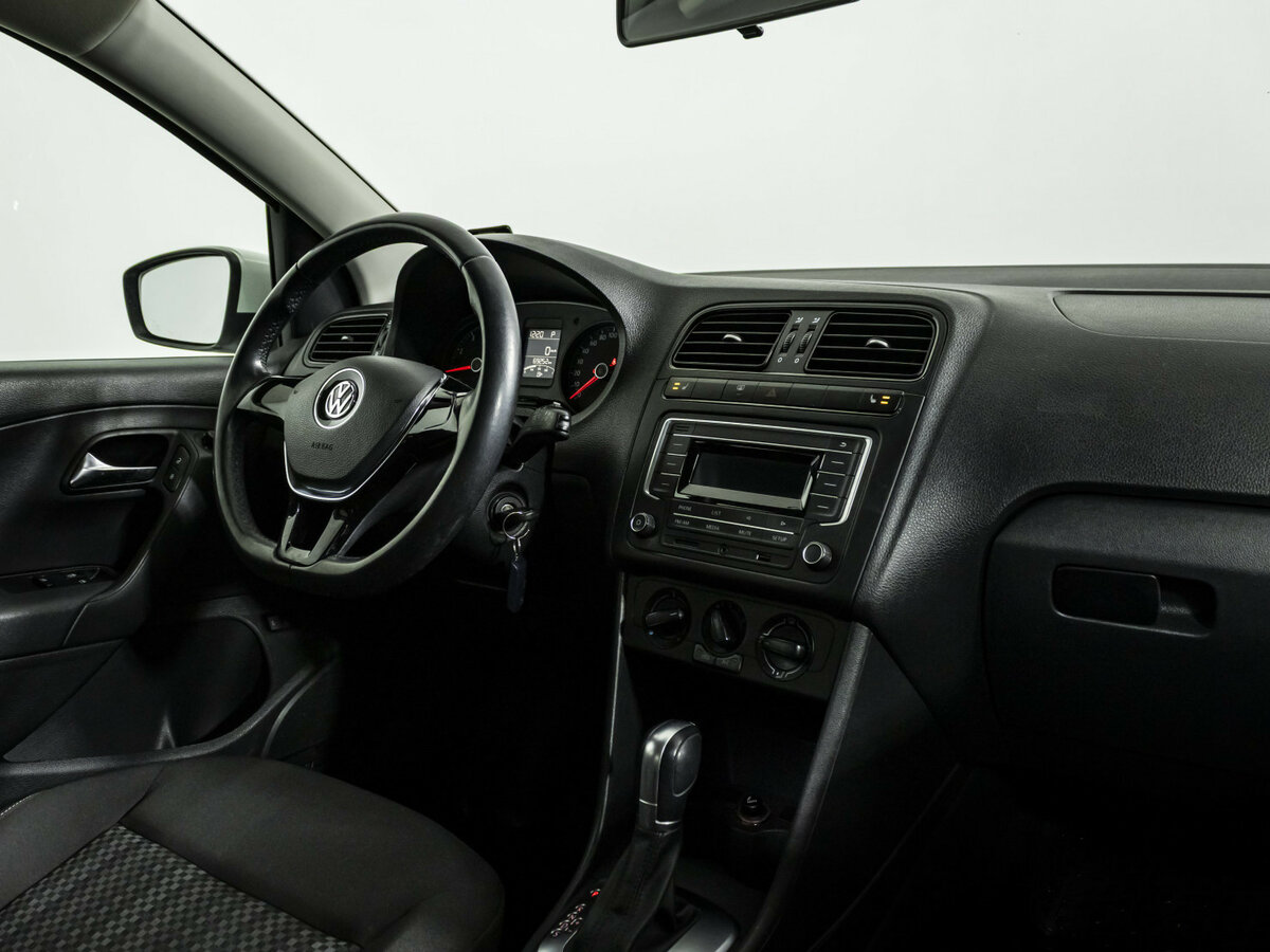Volkswagen Polo б/у, 2016, Автоматическая. Фото: #7
