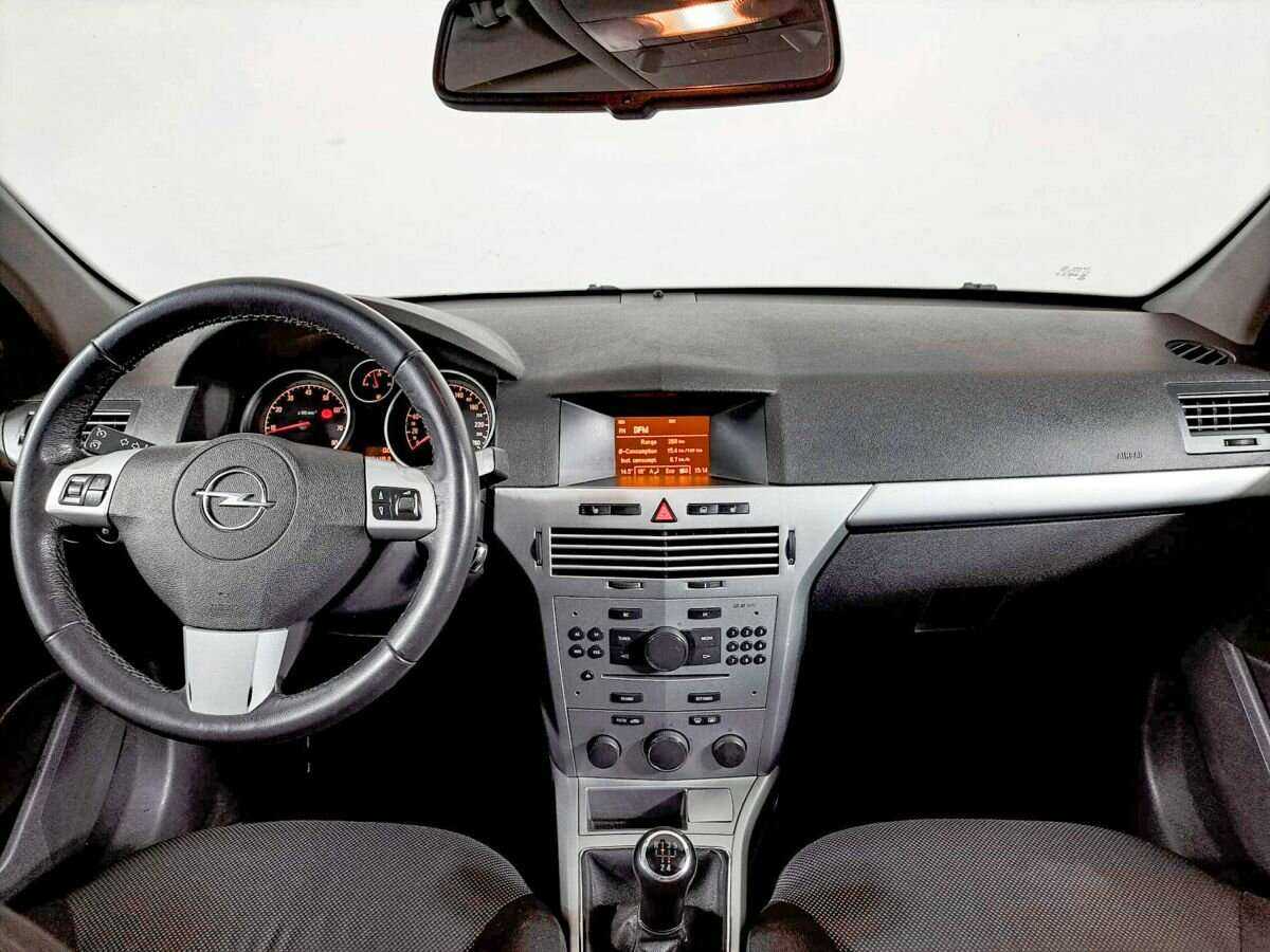 Opel Astra б/у, 2013, Механическая. Фото: #12