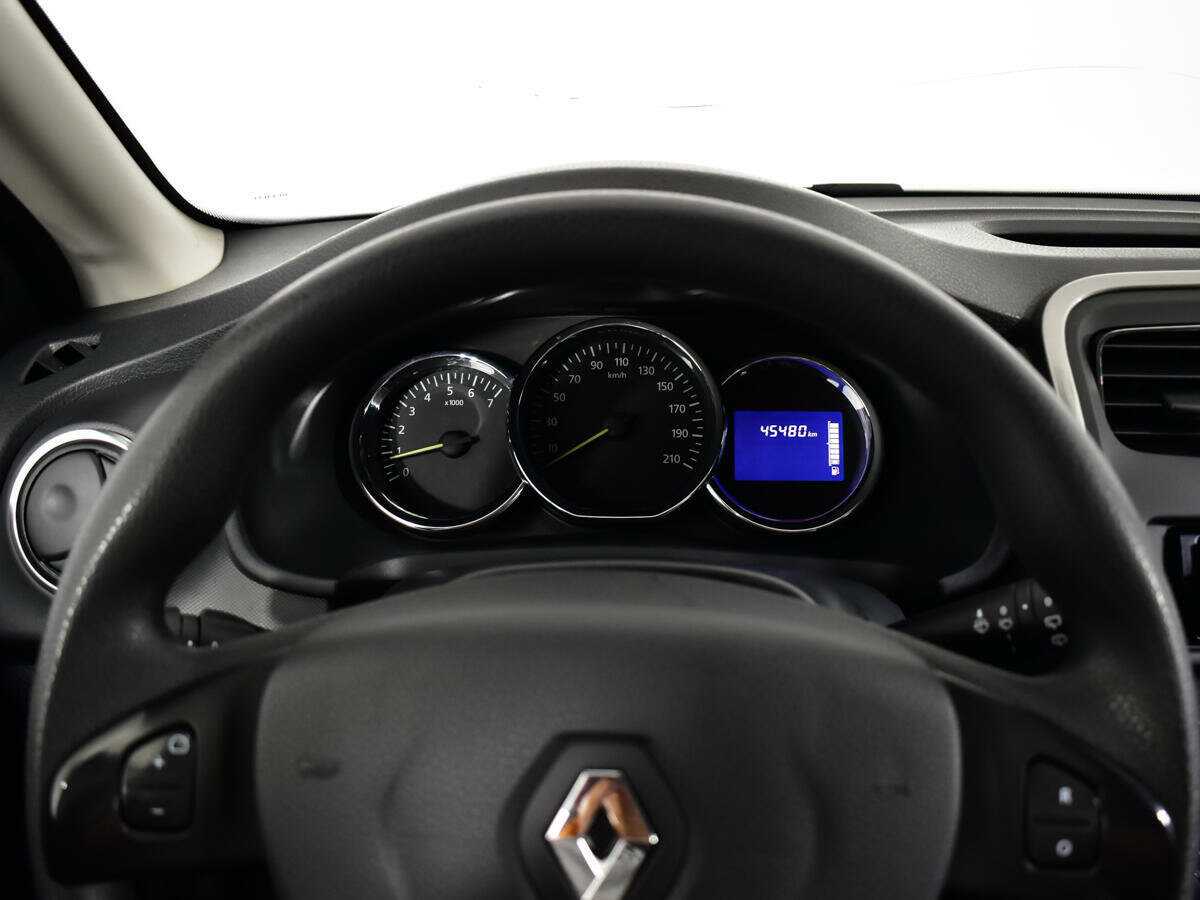 Renault Sandero б/у, 2017, Механическая. Фото: #8