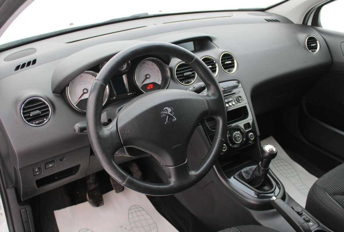Peugeot 408 б/у, 2014, Механическая. Фото: #10