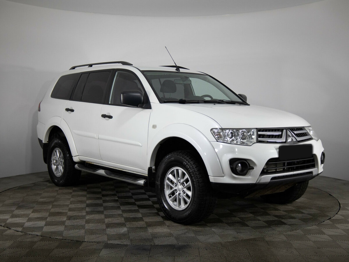 Mitsubishi Pajero Sport б/у, 2014, Механическая. Фото: #2