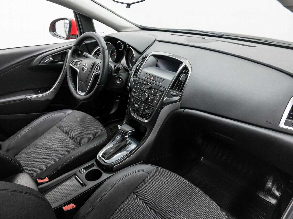 Opel Astra б/у, 2013, Автоматическая. Фото: #6