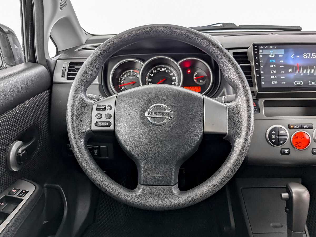 Nissan Tiida б/у, 2013, Автоматическая. Фото: #16