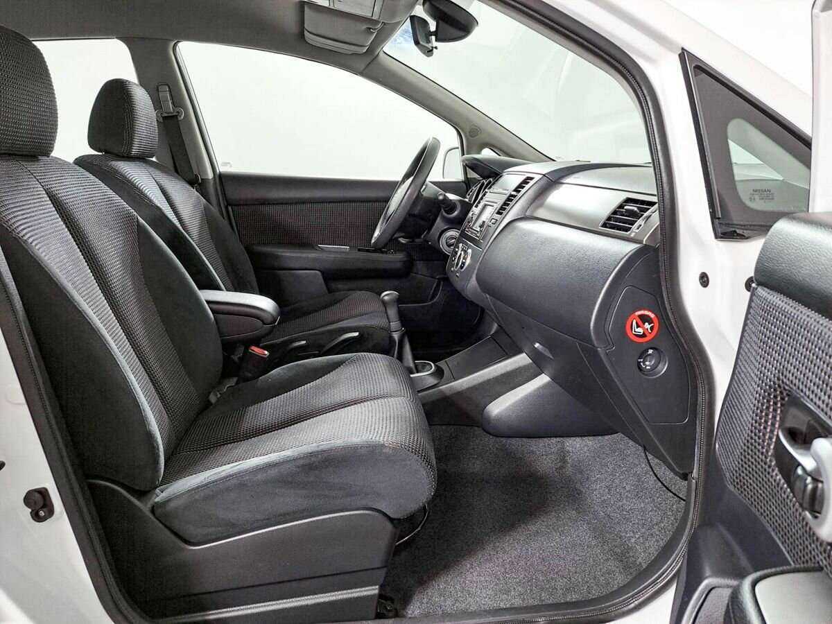 Nissan Tiida б/у, 2012, Механическая. Фото: #8