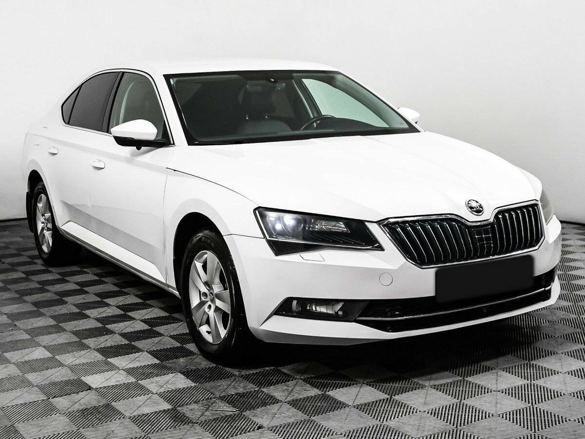 Skoda Superb б/у, 2016, Роботизированная. Фото: #2