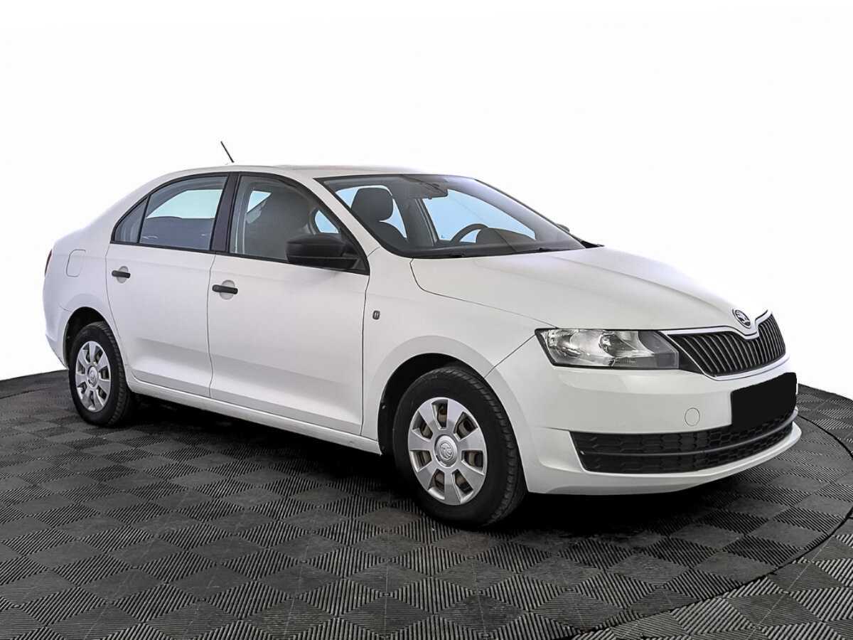Skoda Rapid б/у, 2017, Механическая. Фото: #2