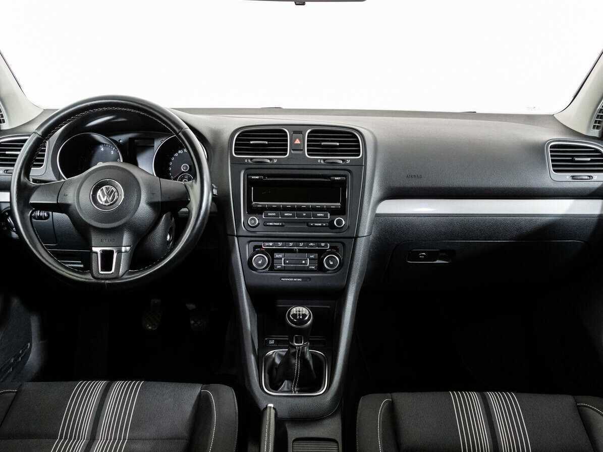 Volkswagen Golf б/у, 2012, Механическая. Фото: #9