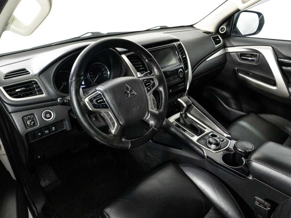 Mitsubishi Pajero Sport б/у, 2018, Автоматическая. Фото: #10