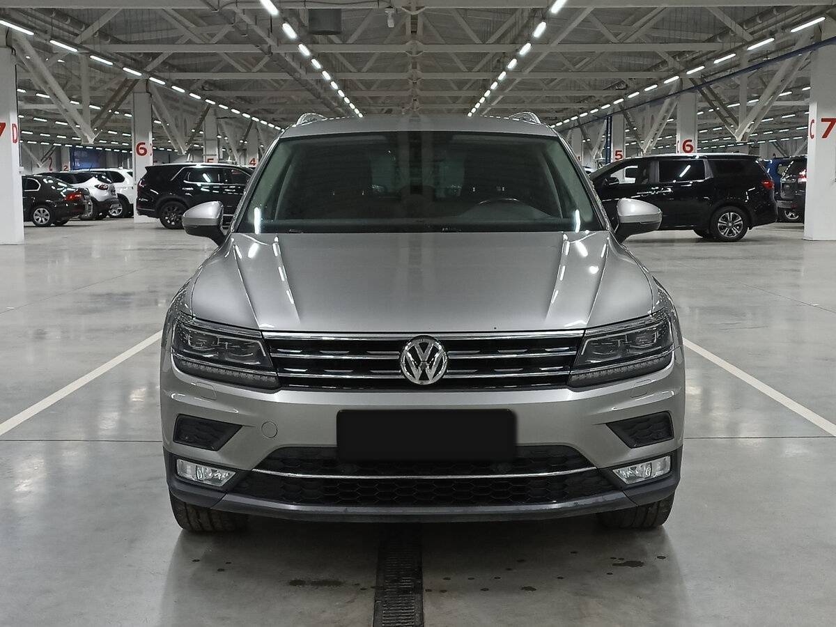 Volkswagen Tiguan б/у, 2017, Роботизированная. Фото: #1