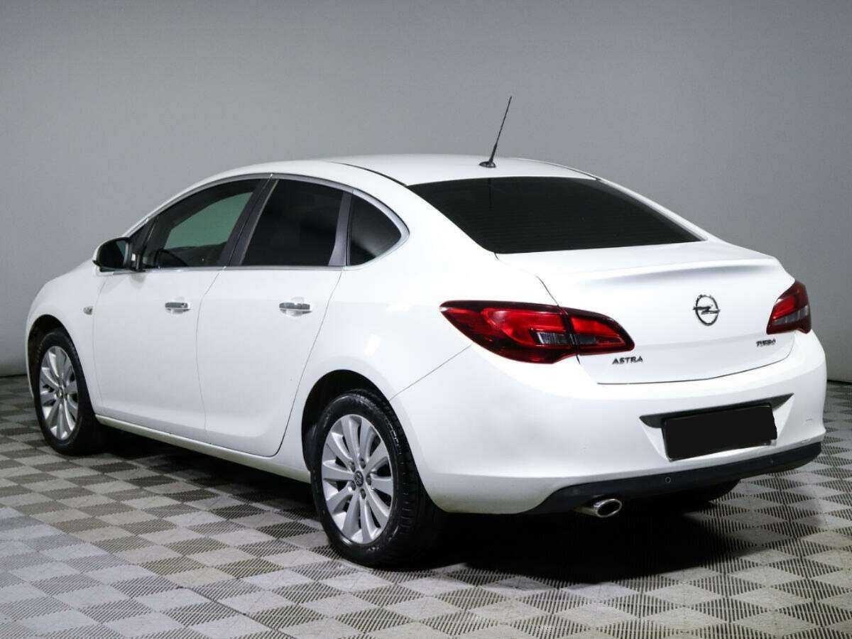 Opel Astra б/у, 2013, Автоматическая. Фото: #6