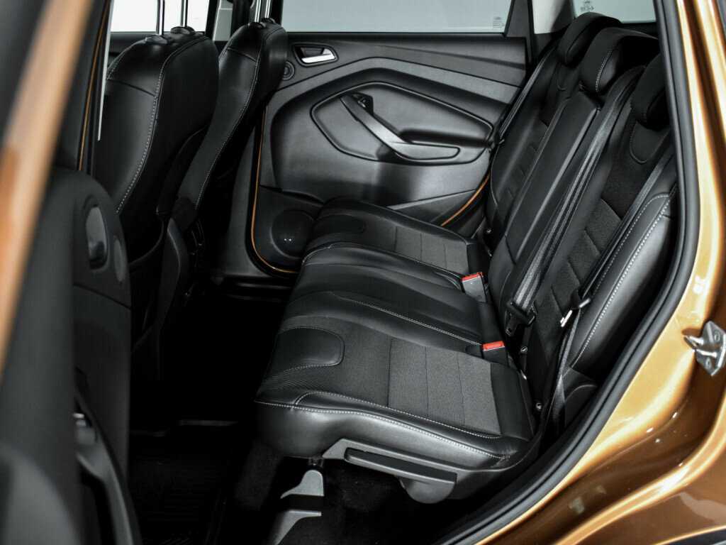 Ford Kuga б/у, 2016, Автоматическая. Фото: #11
