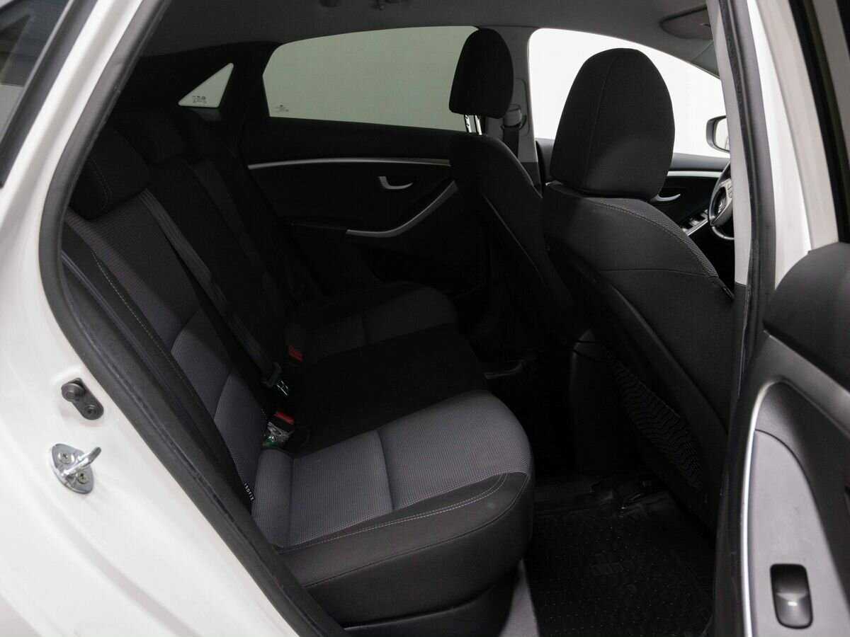 Hyundai i30 б/у, 2013, Автоматическая. Фото: #9