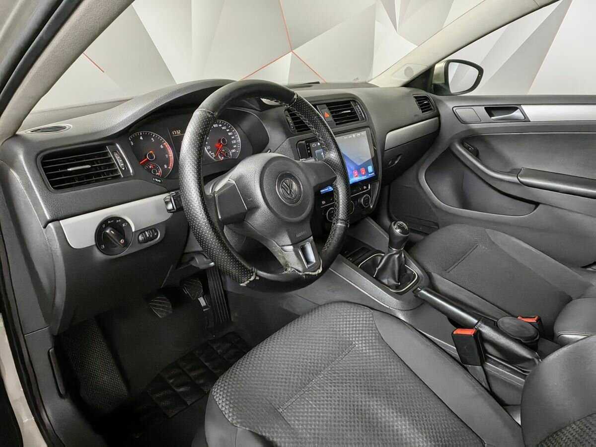 Volkswagen Jetta б/у, 2012, Механическая. Фото: #13