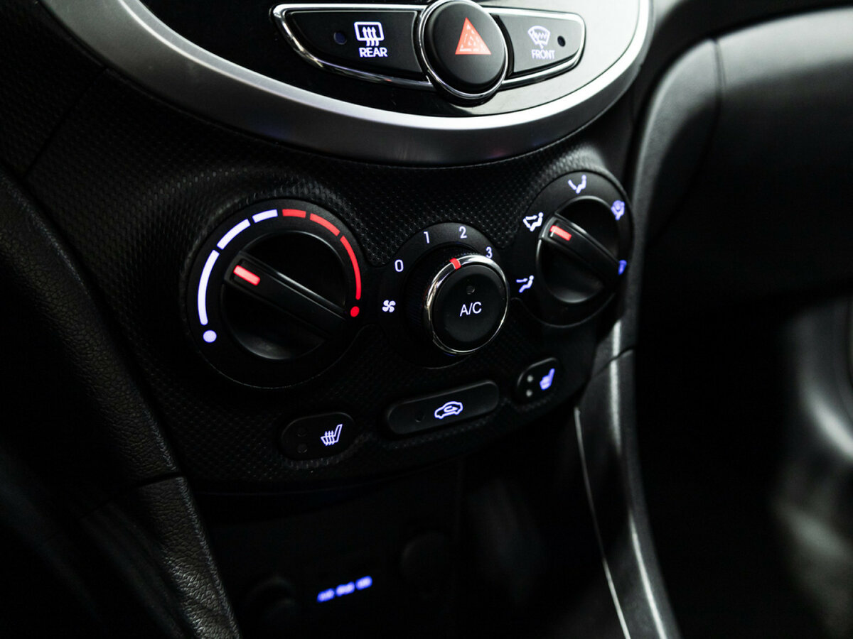 Hyundai Solaris б/у, 2012, Механическая. Фото: #14
