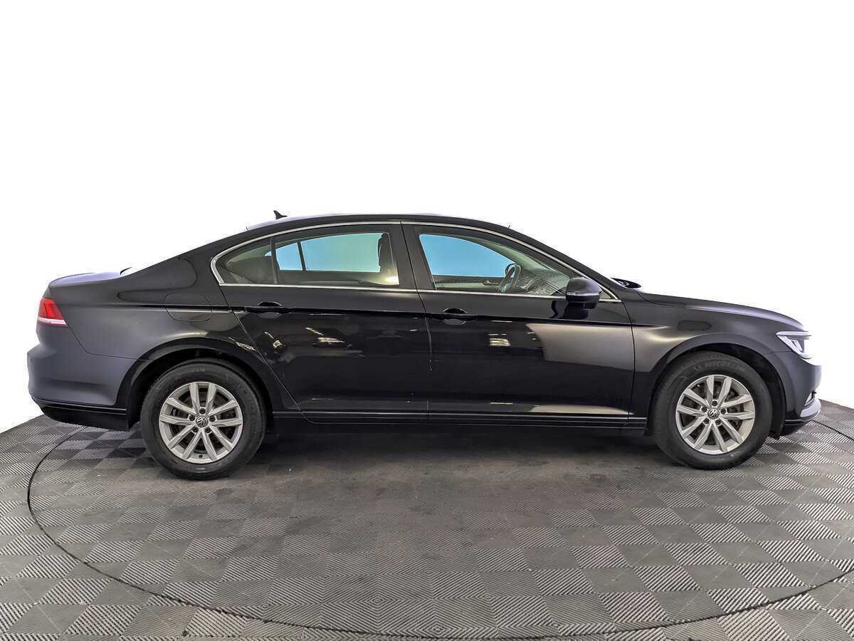 Volkswagen Passat б/у, 2018, Роботизированная. Фото: #3