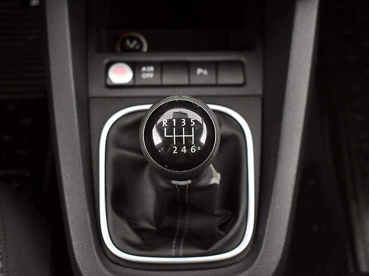 Volkswagen Jetta б/у, 2014, Механическая. Фото: #12