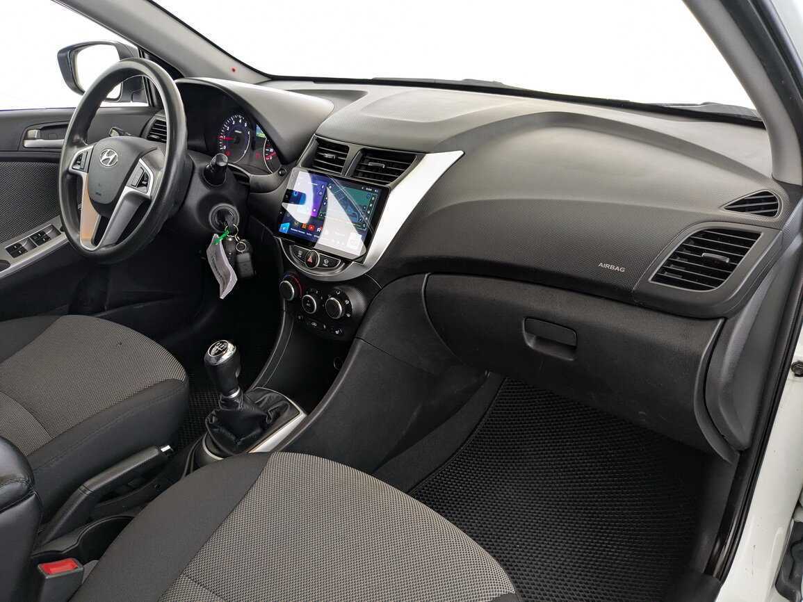 Hyundai Solaris б/у, 2013, Механическая. Фото: #17