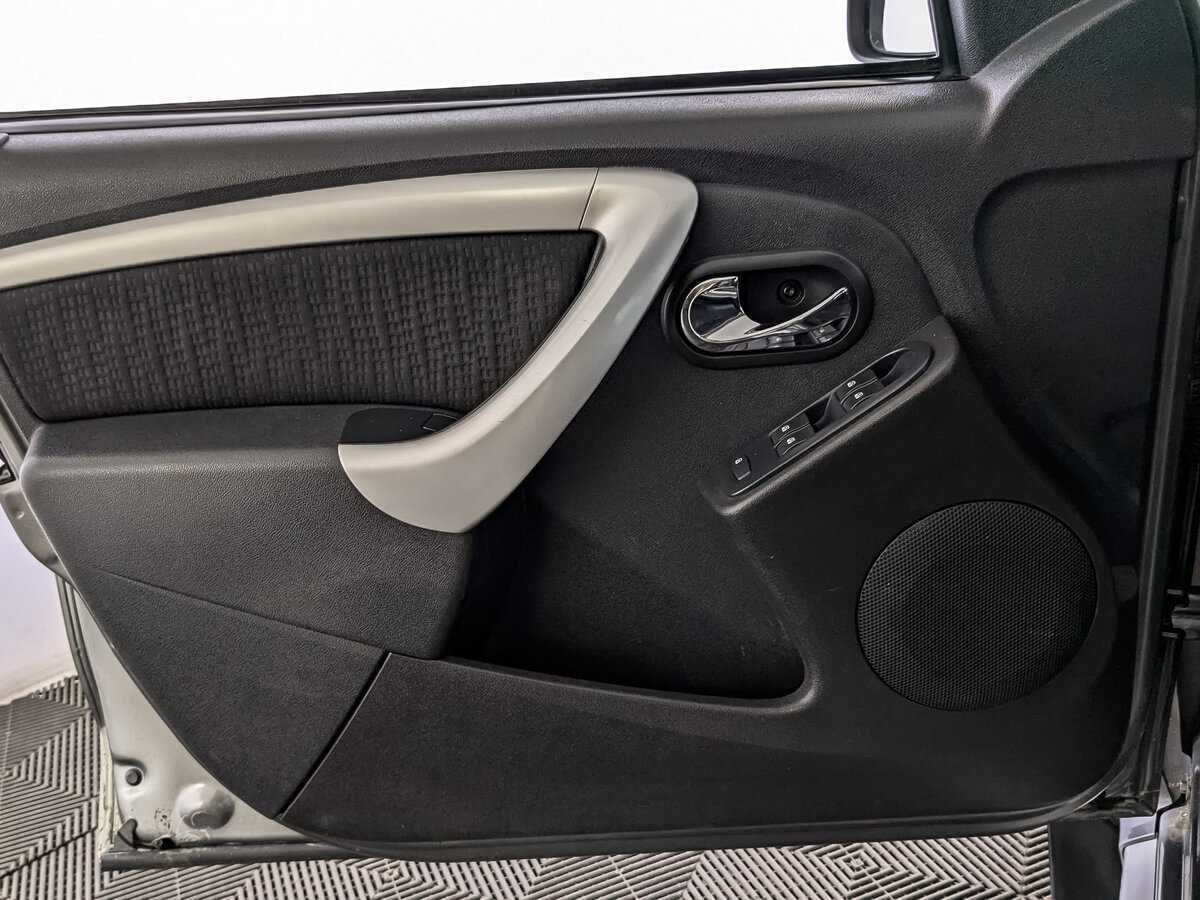 Nissan Terrano б/у, 2015, Механическая. Фото: #16