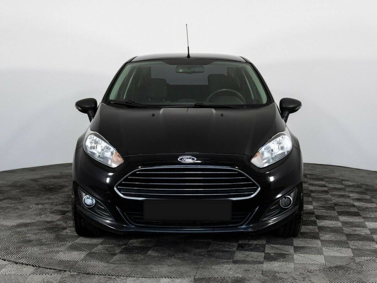 Ford Fiesta б/у, 2015, Механическая. Фото: #1