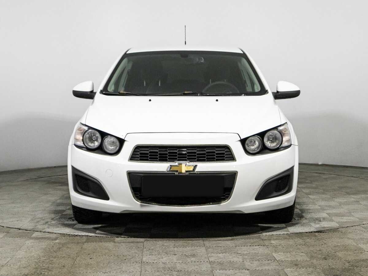 Chevrolet Aveo б/у, 2015, Автоматическая. Фото: #1