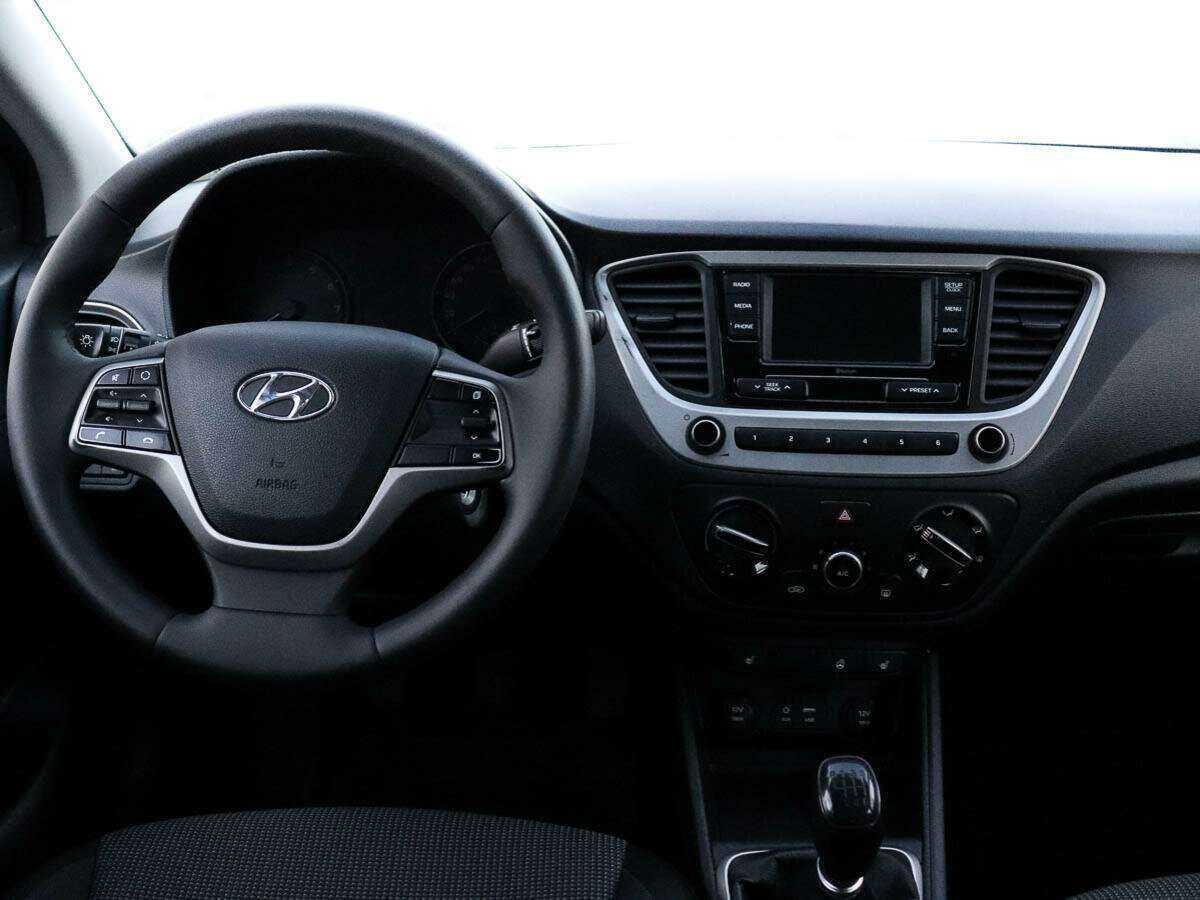 Hyundai Solaris б/у, 2018, Механическая. Фото: #9