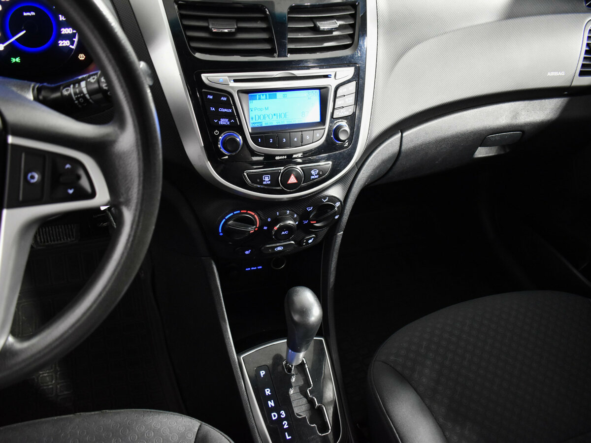Hyundai Solaris б/у, 2012, Автоматическая. Фото: #17