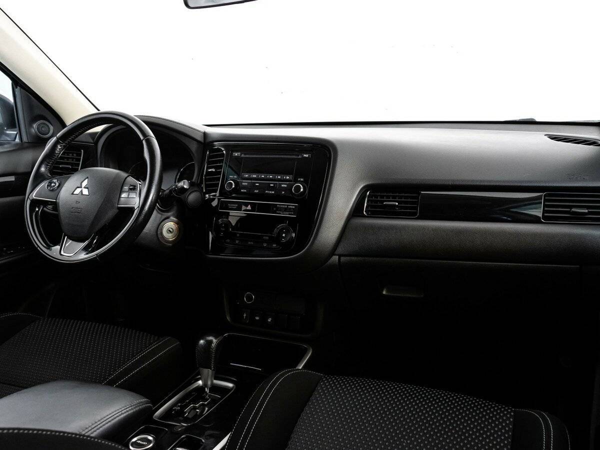 Mitsubishi Outlander б/у, 2020, Вариатор. Фото: #8