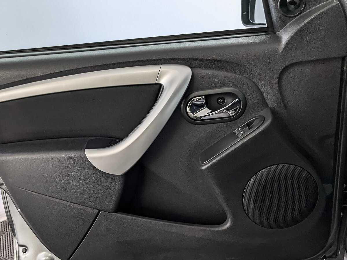 Nissan Terrano б/у, 2015, Автоматическая. Фото: #18