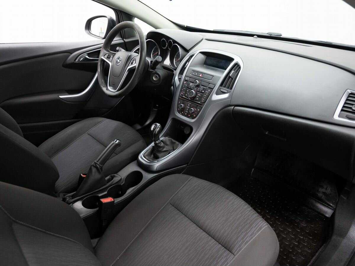 Opel Astra б/у, 2013, Механическая. Фото: #9