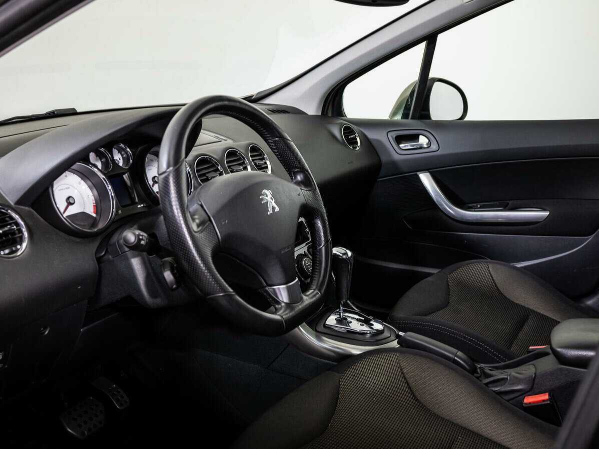 Peugeot 308 б/у, 2013, Автоматическая. Фото: #10