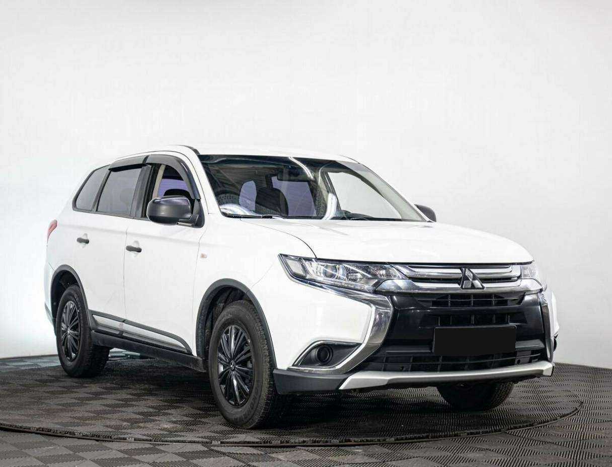 Mitsubishi Outlander б/у, 2018, Вариатор. Фото: #2