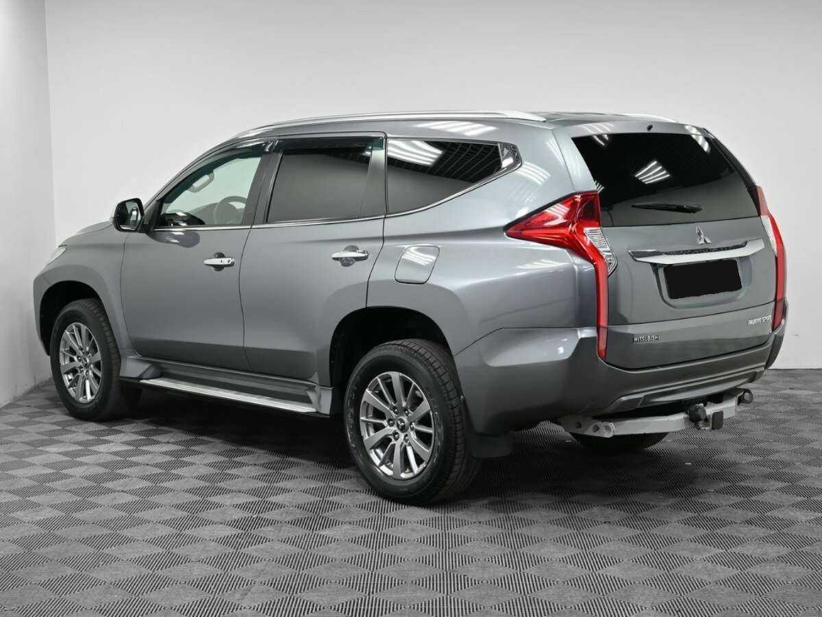 Mitsubishi Pajero Sport б/у, 2017, Автоматическая. Фото: #3