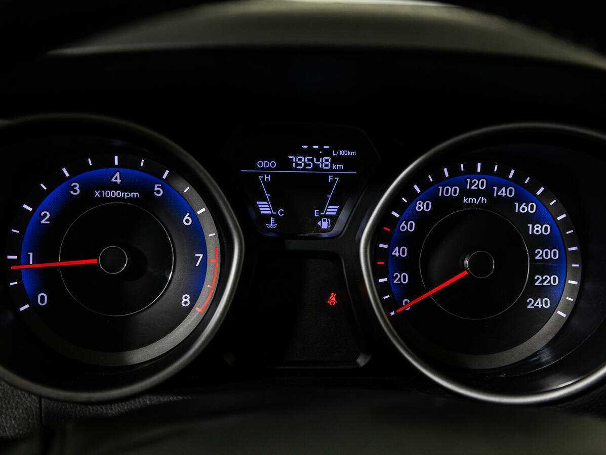 Hyundai Elantra б/у, 2013, Механическая. Фото: #11