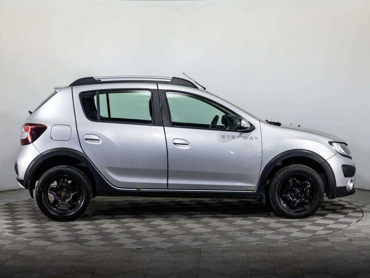 Renault Sandero б/у, 2015, Автоматическая. Фото: #2