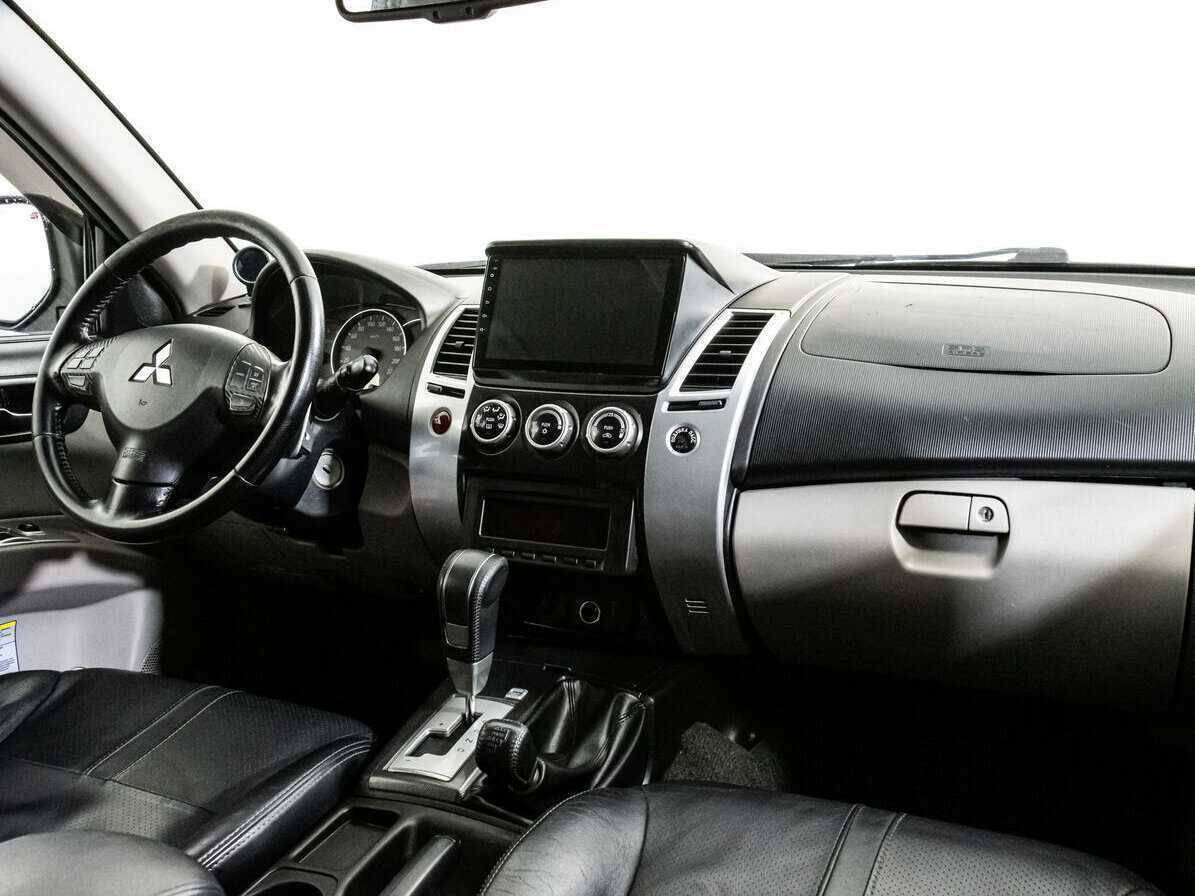 Mitsubishi Pajero Sport б/у, 2014, Автоматическая. Фото: #8