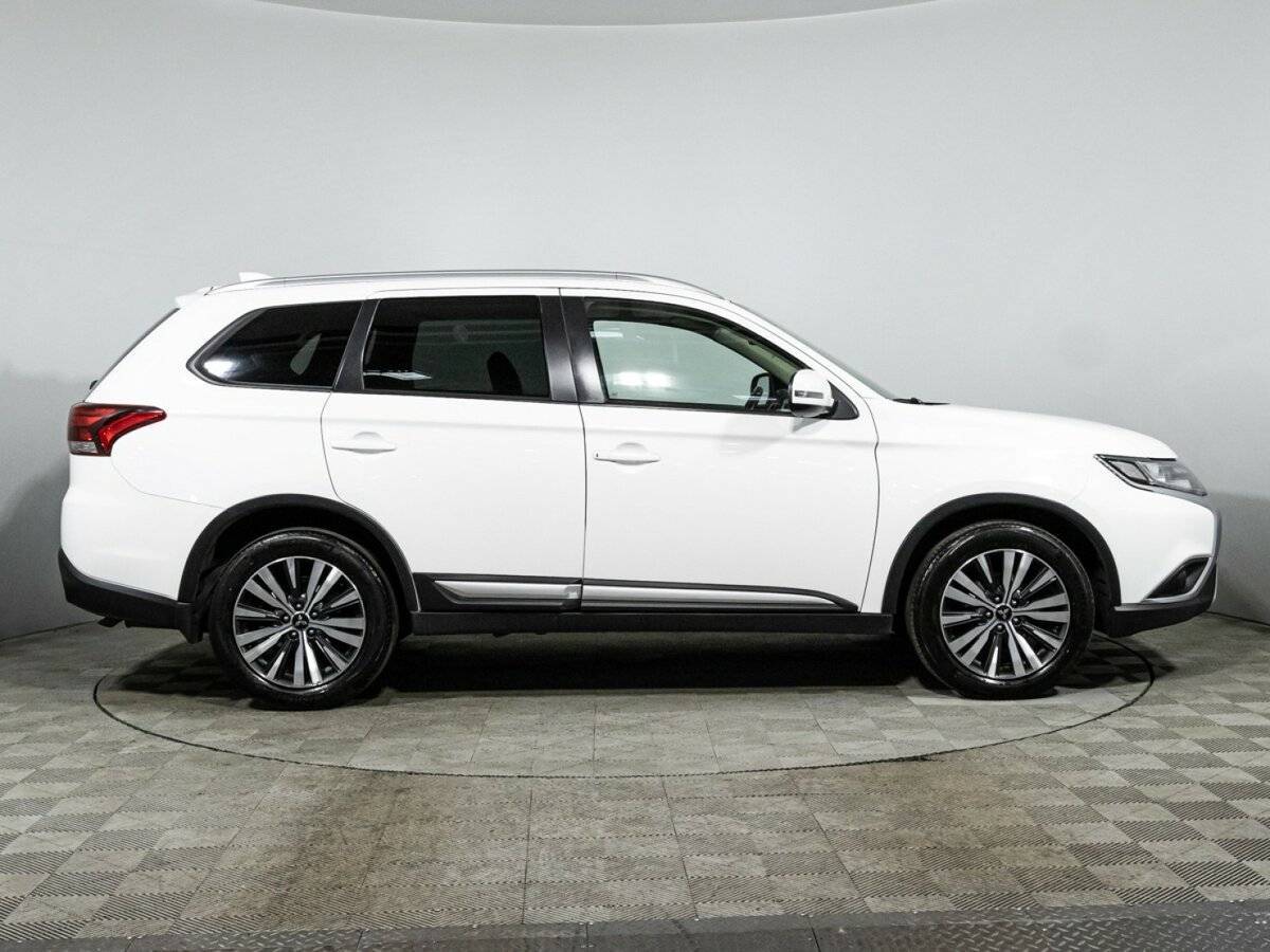 Mitsubishi Outlander б/у, 2019, Вариатор. Фото: #3