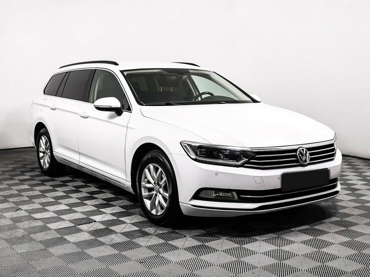 Volkswagen Passat б/у, 2018, Роботизированная. Фото: #2