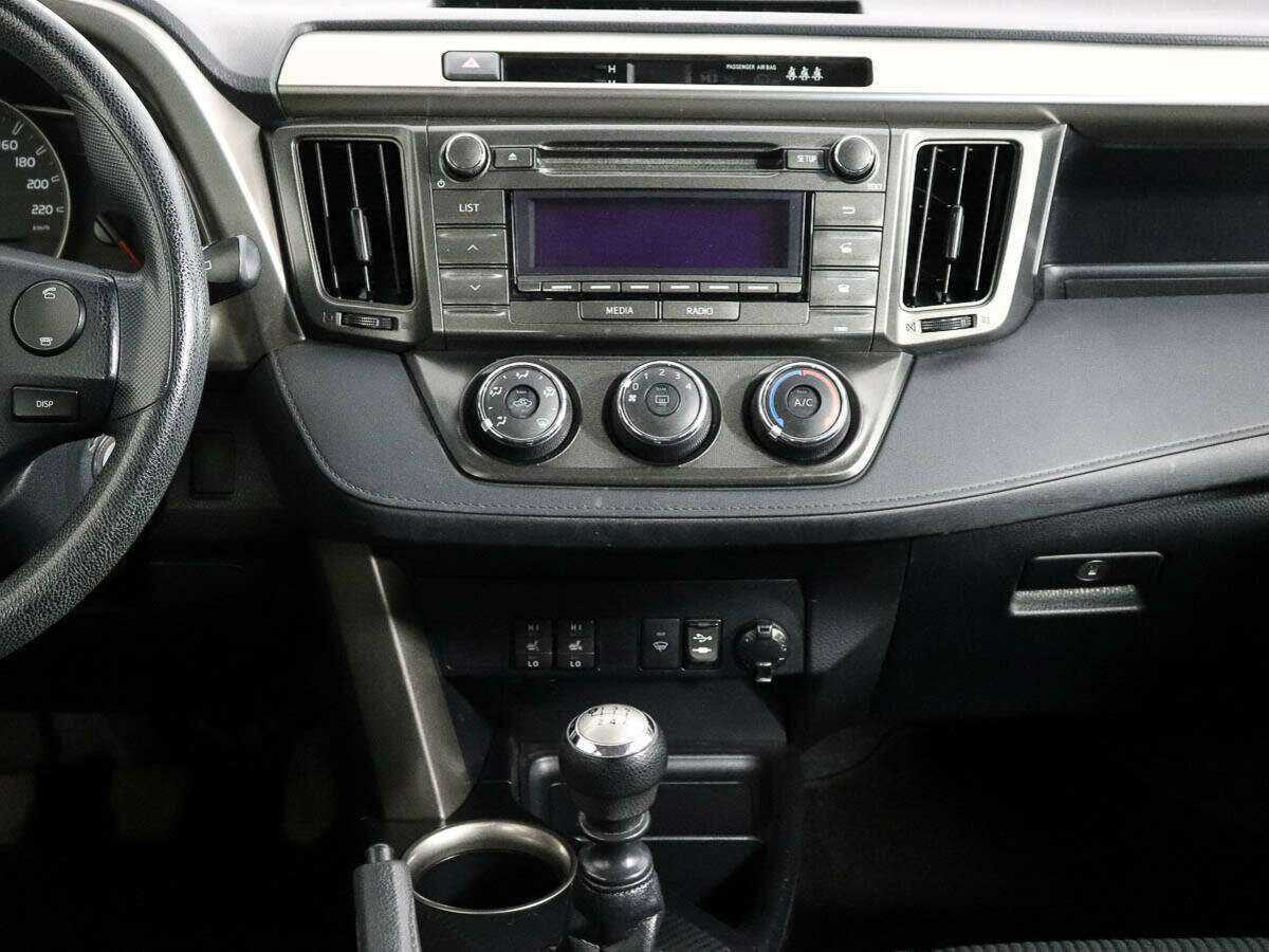 Toyota RAV4 б/у, 2015, Механическая. Фото: #10