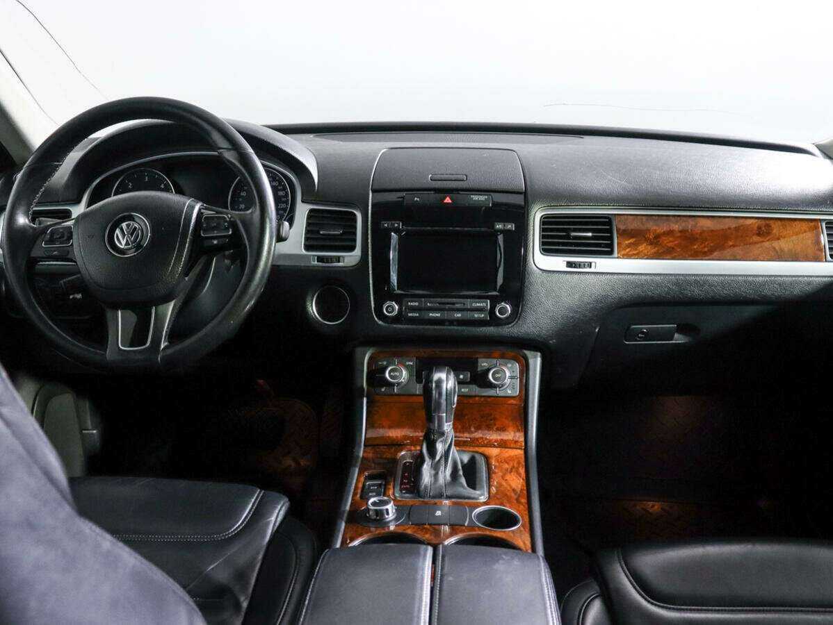 Volkswagen Touareg б/у, 2012, Автоматическая. Фото: #6