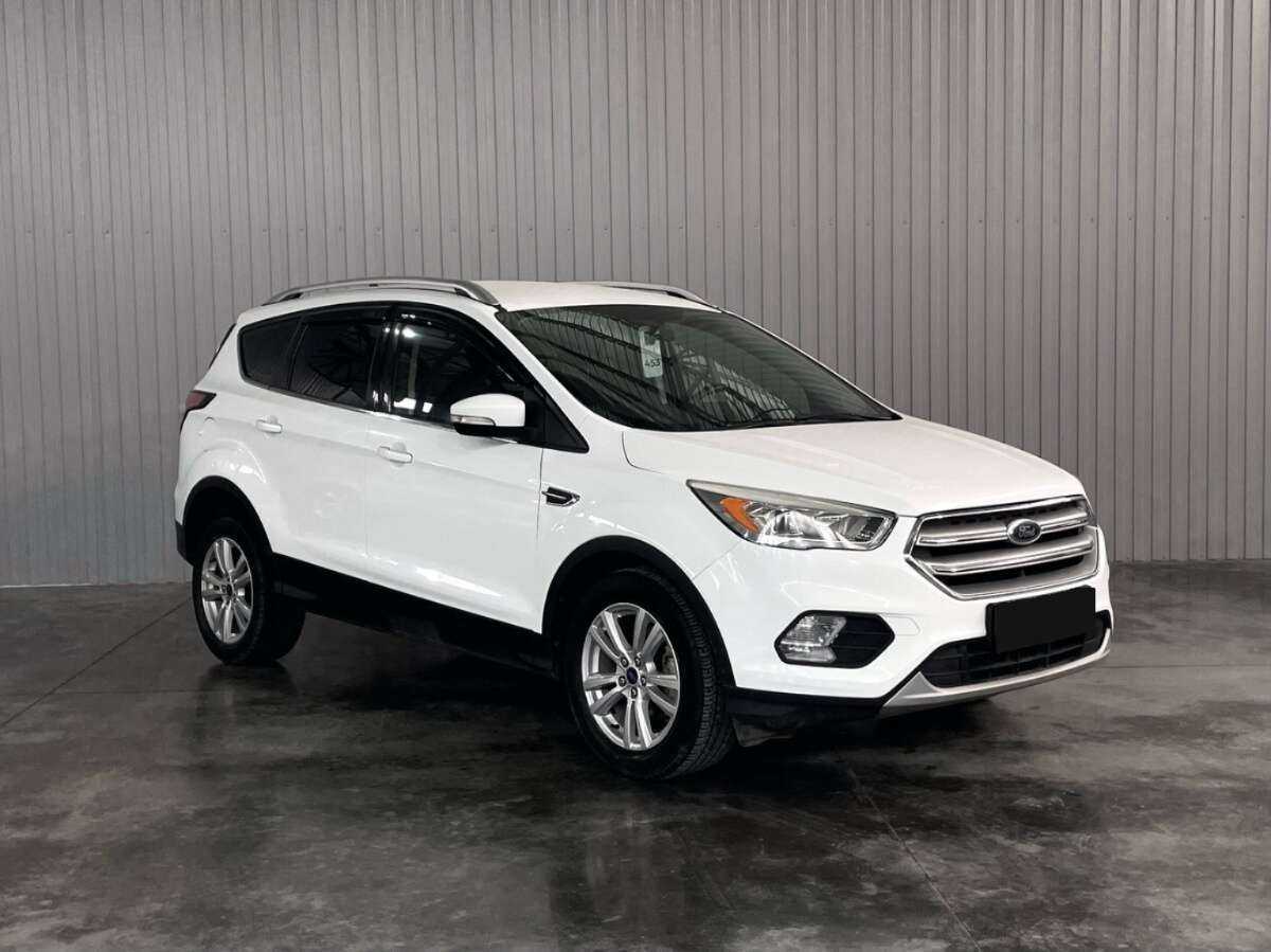 Ford Kuga б/у, 2017, Автоматическая. Фото: #2